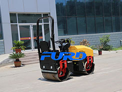 抓住特色打通渠道，全液壓小型壓路機廠家順利發(fā)展