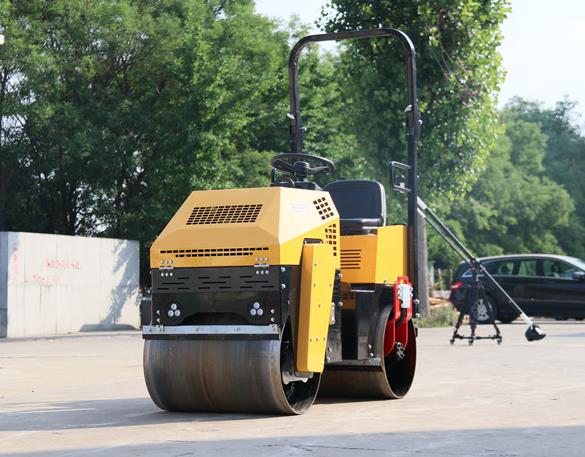 小型壓路機如何散熱呢？