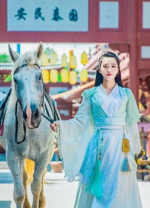 女主網(wǎng)游新篇章，虛擬世界的文學(xué)冒險