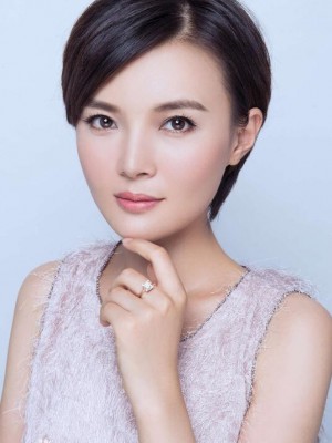王偉女演員，自然美景中的心靈尋覓與寧靜之樂