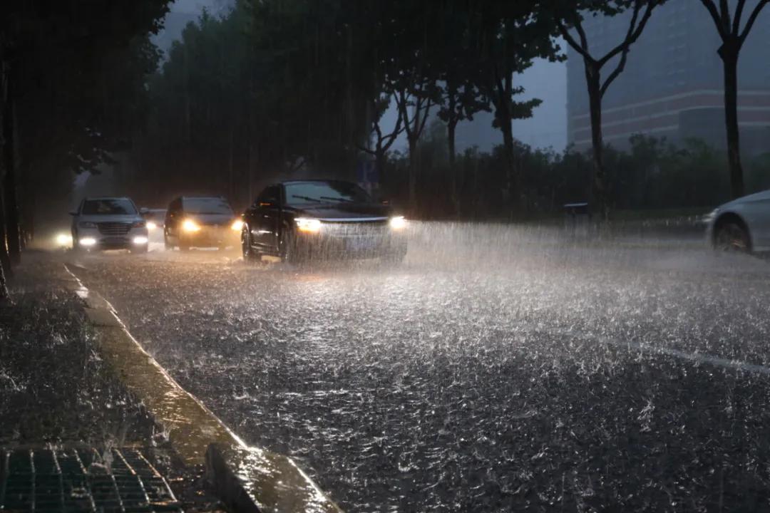 應(yīng)對(duì)暴雨天氣的步驟指南，從初學(xué)者到進(jìn)階用戶的全方位指南（最新暴雨應(yīng)對(duì)資訊）