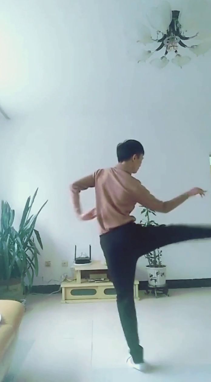 最新舞姿，舞動自信，擁抱變化的力量